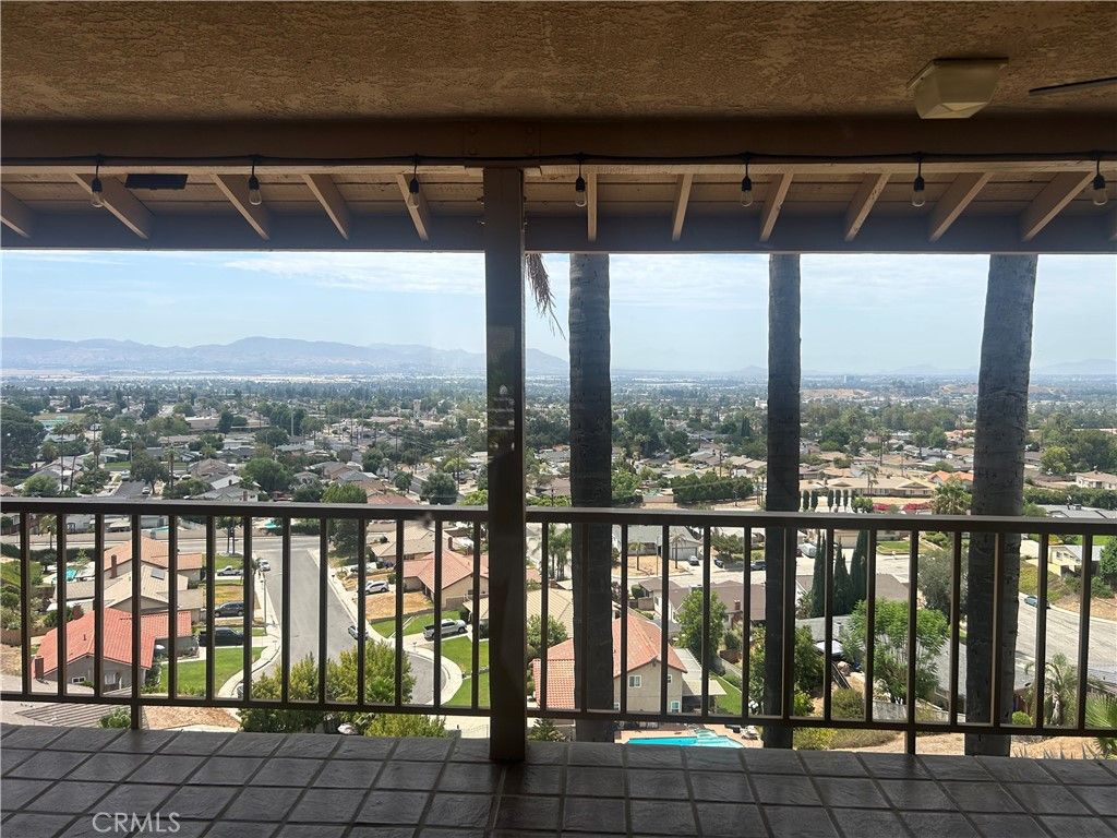 Image 5 of property listing at 2421 Willow, San Bernardino, CA 92404