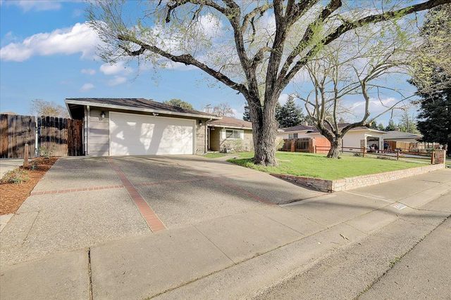 2300 Homewood Way, Carmichael, CA 95608