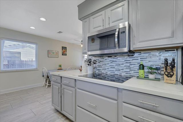 2300 Homewood Way, Carmichael, CA 95608