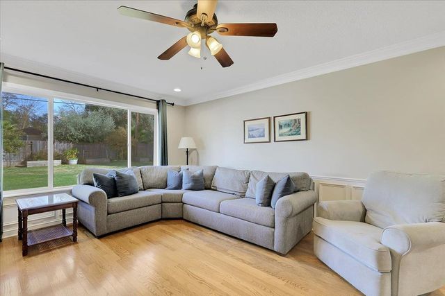 2300 Homewood Way, Carmichael, CA 95608