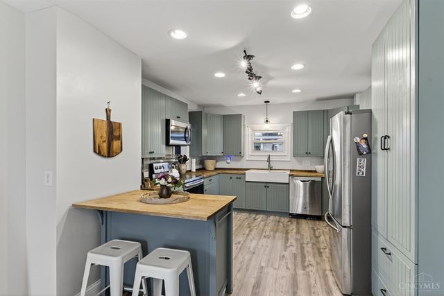 521 Broadway Street, Harrison, OH 45030