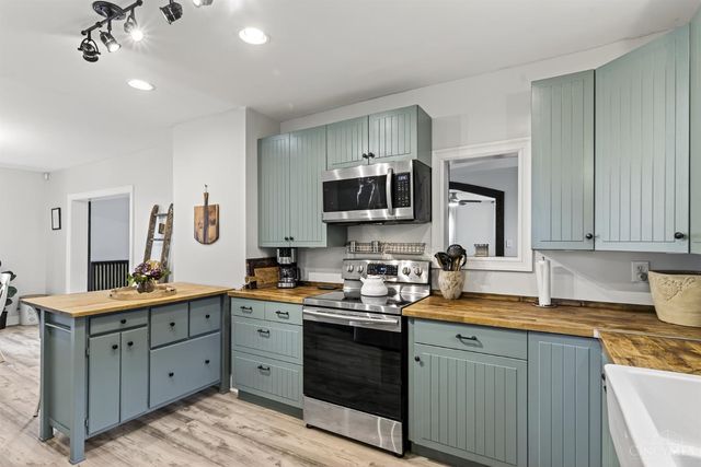 521 Broadway Street, Harrison, OH 45030