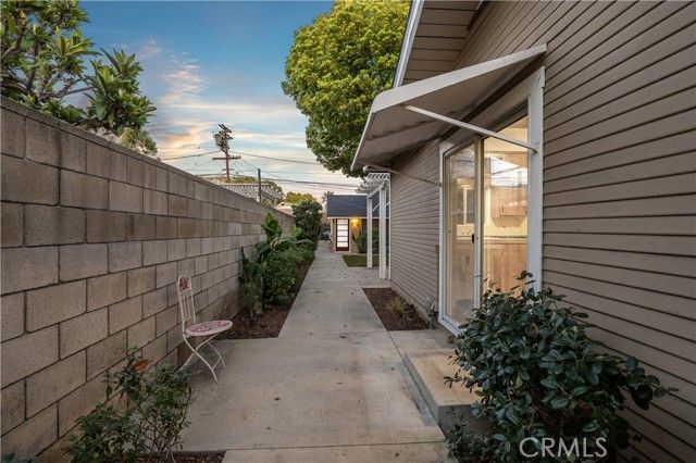 548 N 2nd, Upland, CA 91786