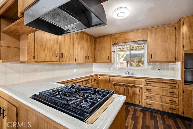 548 N 2nd, Upland, CA 91786