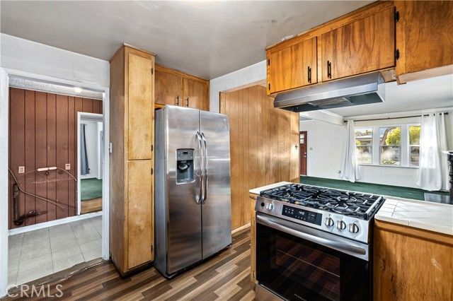 548 N 2nd, Upland, CA 91786