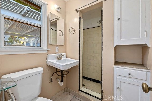 548 N 2nd, Upland, CA 91786