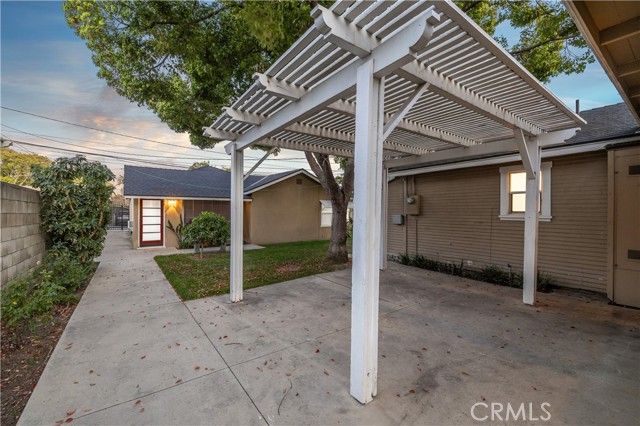 548 N 2nd, Upland, CA 91786