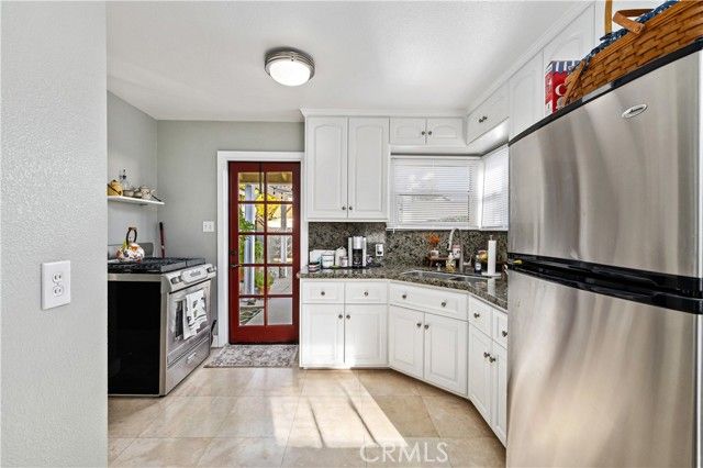 548 N 2nd, Upland, CA 91786