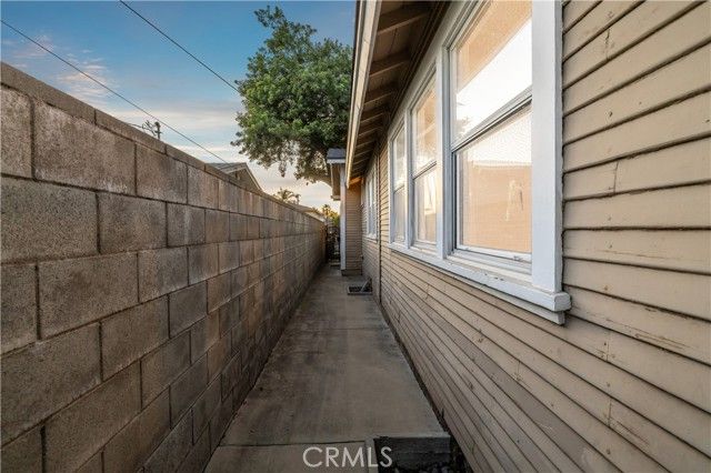 548 N 2nd, Upland, CA 91786