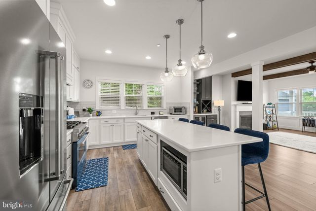 425 WALNUT DR, Edgewater, MD 21037