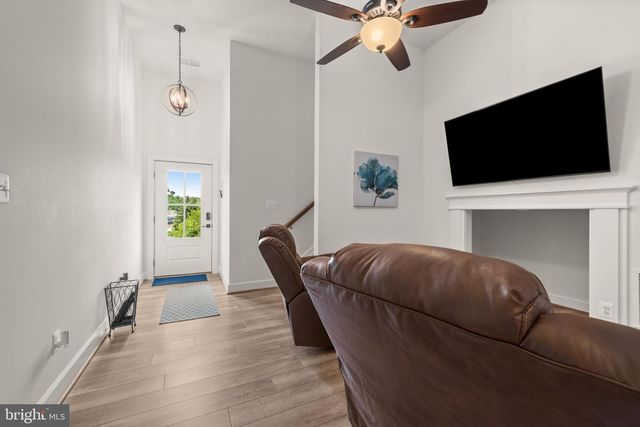 425 WALNUT DR, Edgewater, MD 21037
