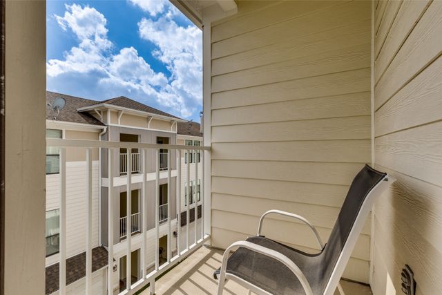 2407 Stutz Drive B5, Dallas, TX 75235