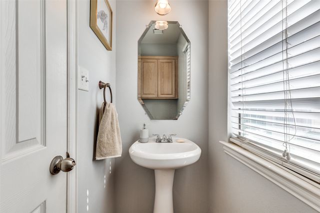 2407 Stutz Drive B5, Dallas, TX 75235