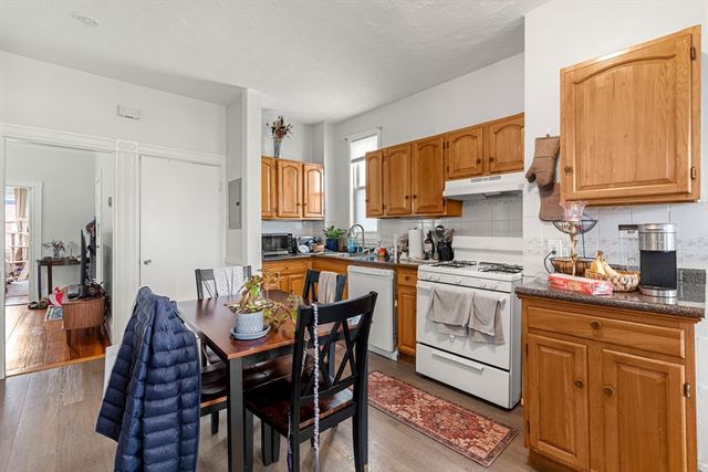 110 Everett St, Boston, MA 02128