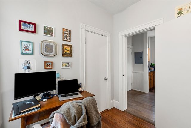 110 Everett St, Boston, MA 02128