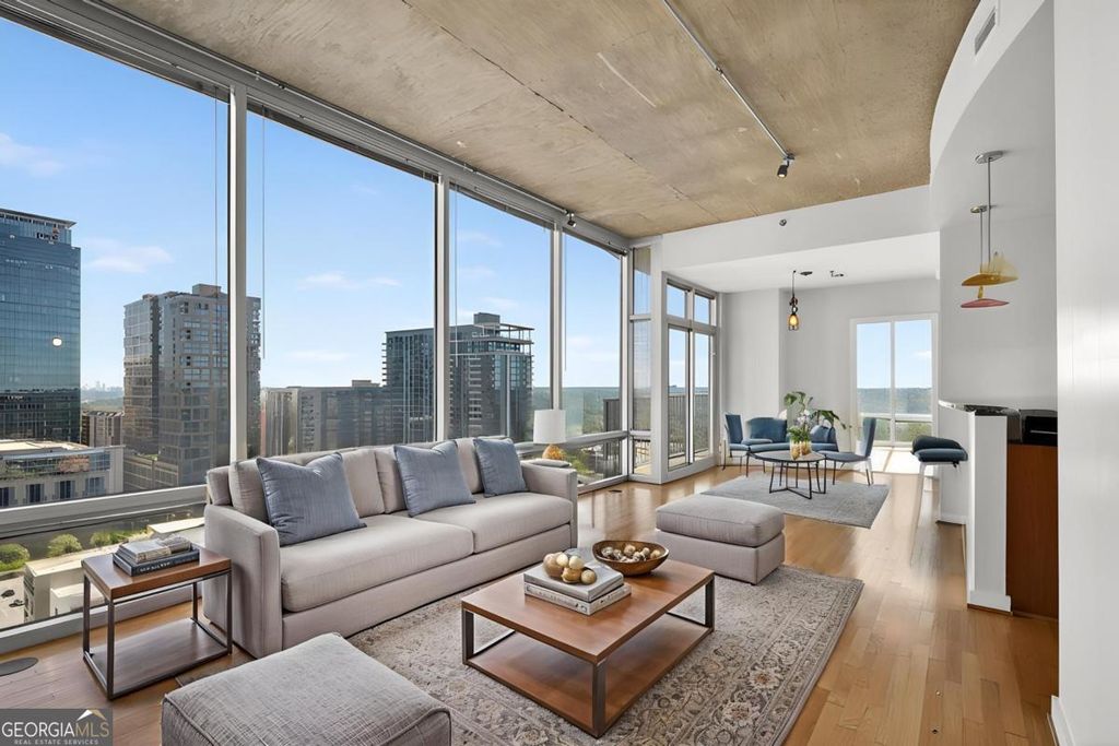 943 Peachtree Street NE 1915, Atlanta, GA 30309