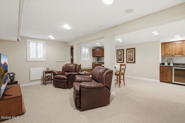 27 Mosall Drive, Bethlehem, NY 12159