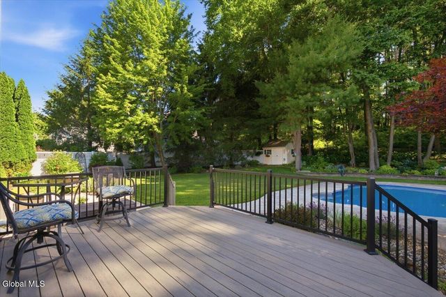 27 Mosall Drive, Bethlehem, NY 12159