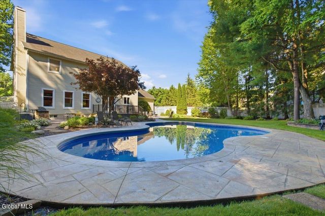 27 Mosall Drive, Bethlehem, NY 12159