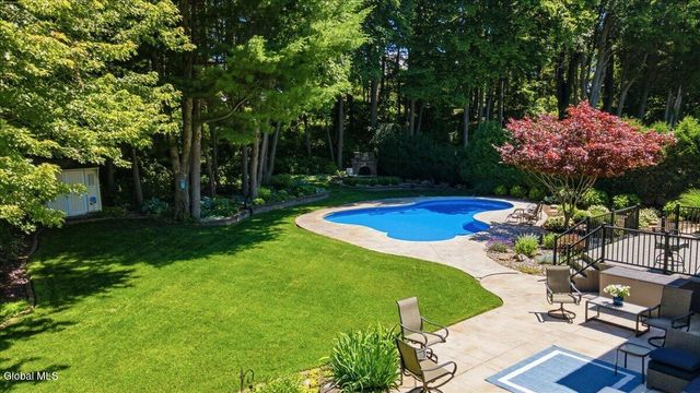 27 Mosall Drive, Bethlehem, NY 12159