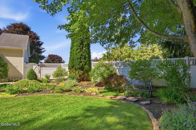 27 Mosall Drive, Bethlehem, NY 12159