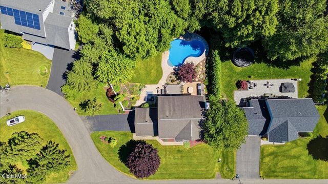 27 Mosall Drive, Bethlehem, NY 12159