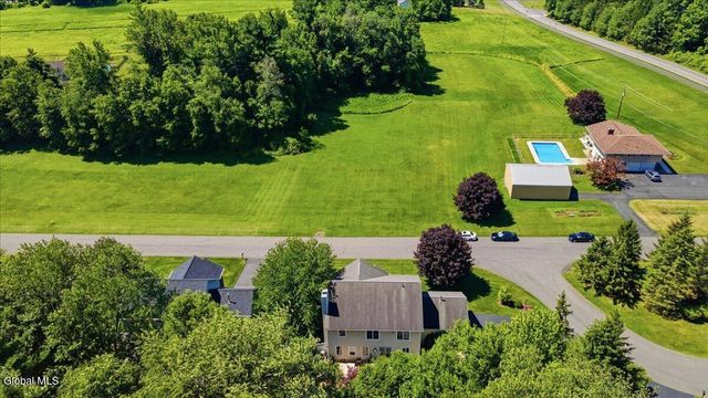 27 Mosall Drive, Bethlehem, NY 12159