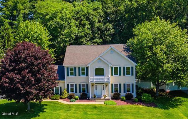 27 Mosall Drive, Bethlehem, NY 12159