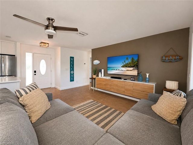 5314 Cobalt CT, Cape Coral, FL 33904