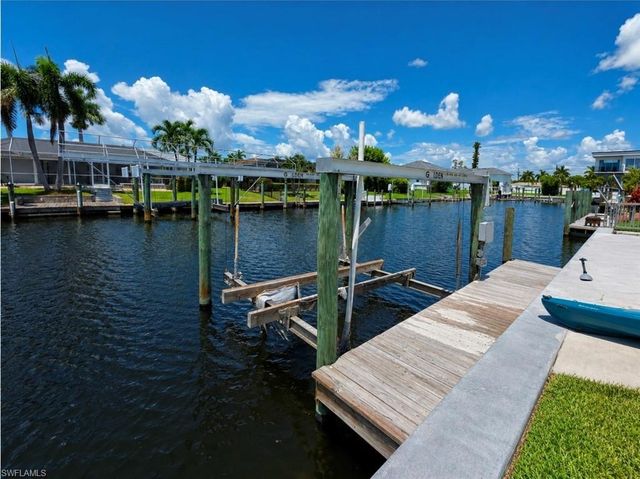 5314 Cobalt CT, Cape Coral, FL 33904