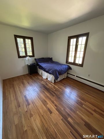 28 Goebel Road, Hamden, CT 06514