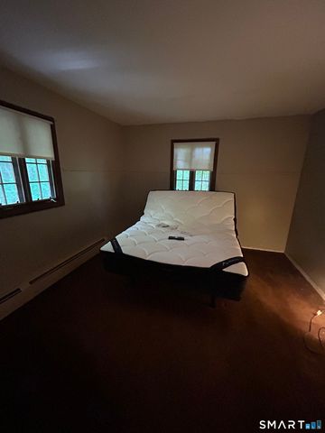 28 Goebel Road, Hamden, CT 06514