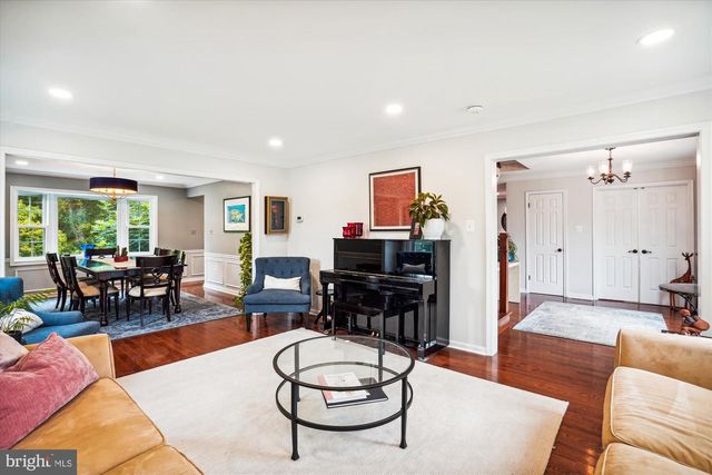 1424 ROSEWOOD HILL DR, Vienna, VA 22182