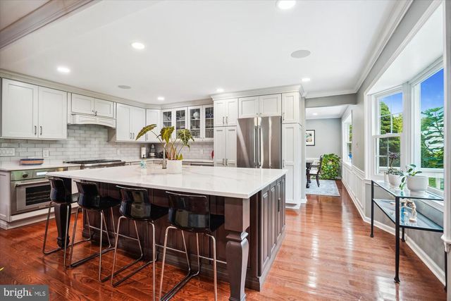 1424 ROSEWOOD HILL DR, Vienna, VA 22182