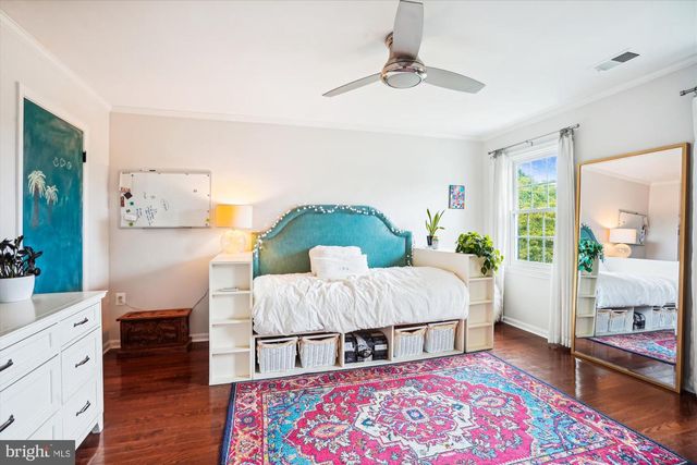 1424 ROSEWOOD HILL DR, Vienna, VA 22182