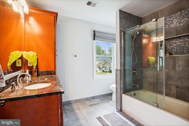 1424 ROSEWOOD HILL DR, Vienna, VA 22182