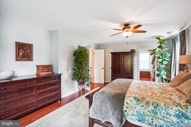 1424 ROSEWOOD HILL DR, Vienna, VA 22182