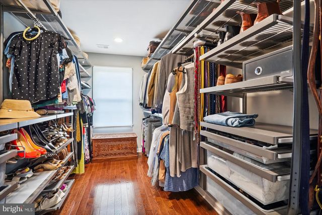 1424 ROSEWOOD HILL DR, Vienna, VA 22182