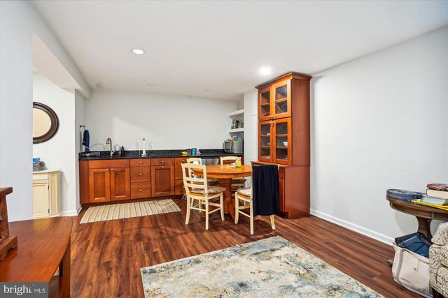 1424 ROSEWOOD HILL DR, Vienna, VA 22182