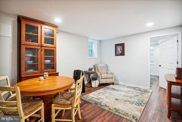 1424 ROSEWOOD HILL DR, Vienna, VA 22182