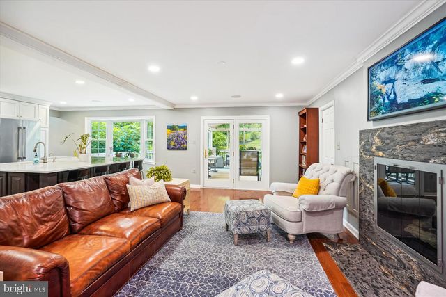 1424 ROSEWOOD HILL DR, Vienna, VA 22182