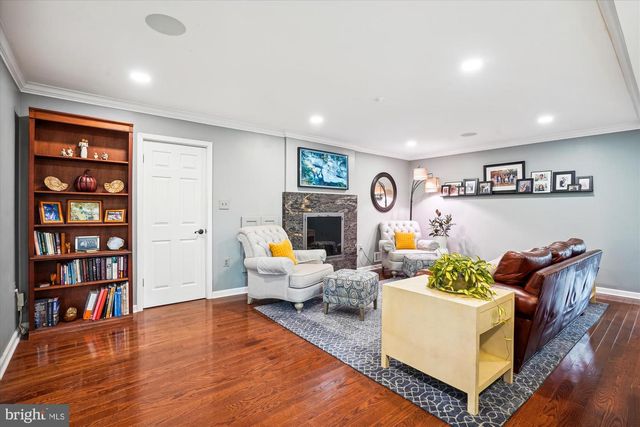 1424 ROSEWOOD HILL DR, Vienna, VA 22182