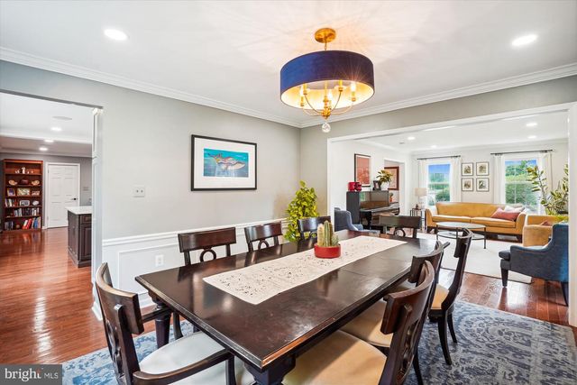 1424 ROSEWOOD HILL DR, Vienna, VA 22182