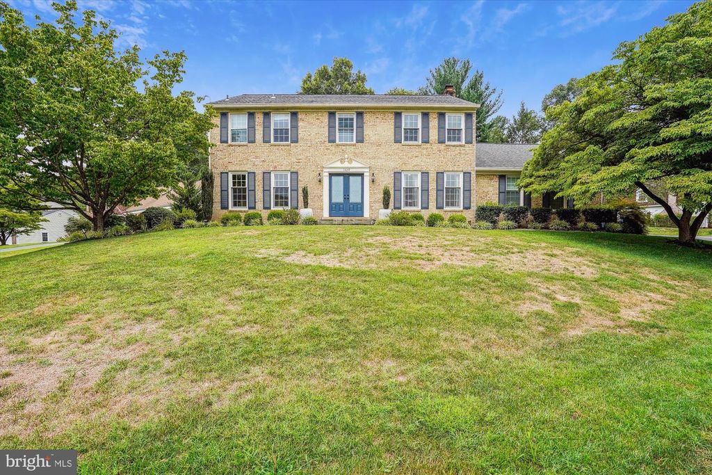 1424 ROSEWOOD HILL DR, Vienna, VA 22182