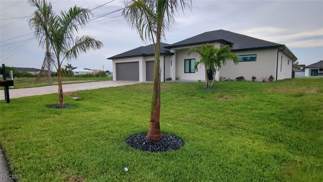 308 SW 13th CT, Cape Coral, FL 33991