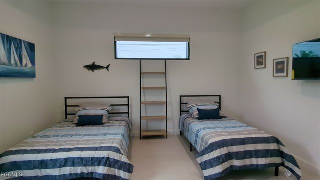 308 SW 13th CT, Cape Coral, FL 33991