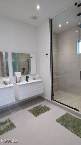 308 SW 13th CT, Cape Coral, FL 33991