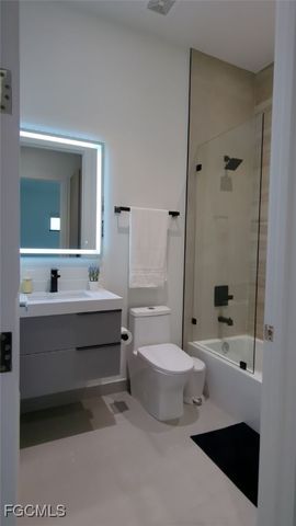 308 SW 13th CT, Cape Coral, FL 33991