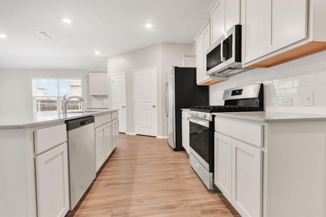 301 Blue Springs PASS, Kyle, TX 78640