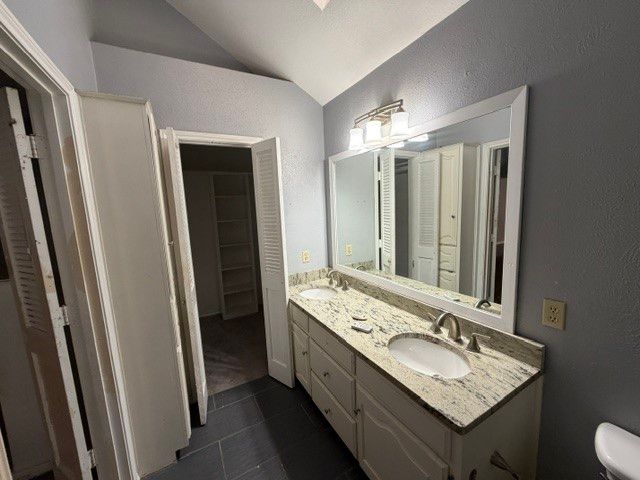 2525 W Oakdale Road, Irving, TX 75060